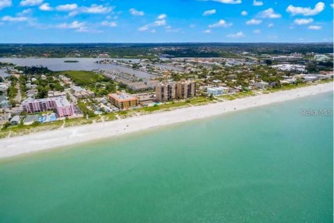 Condominio en alquiler en Indian Rocks Beach, Florida, 2 dormitorios, 125.42 m2 № 252194 - foto 2