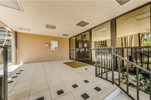 Condominio en alquiler en Indian Rocks Beach, Florida, 2 dormitorios, 125.42 m2 № 252194 - foto 7