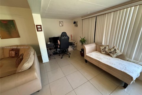 Casa en venta en Miami, Florida, 1 dormitorio, 85.84 m2 № 1938475 - foto 25
