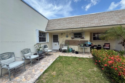 Casa en venta en Miami, Florida, 1 dormitorio, 85.84 m2 № 1938475 - foto 1