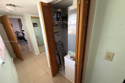 Casa en venta en Miami, Florida, 1 dormitorio, 85.84 m2 № 1938475 - foto 10
