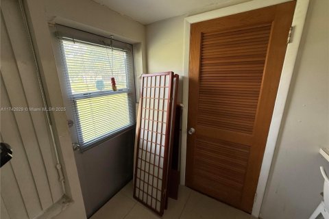 Casa en venta en Miami, Florida, 1 dormitorio, 85.84 m2 № 1938475 - foto 27