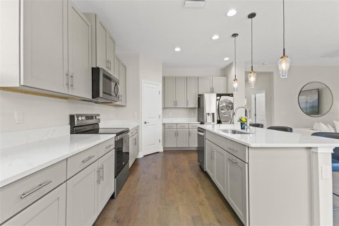 Casa en venta en Tampa, Florida, 4 dormitorios, 211.72 m2 № 1904049 - foto 12