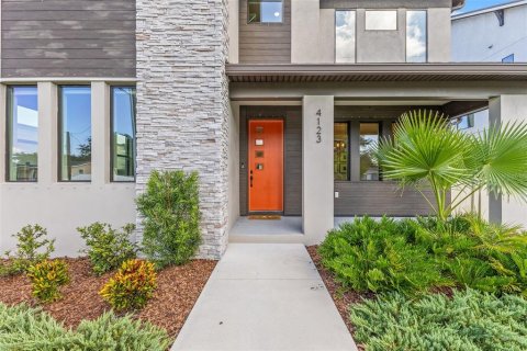 Casa en venta en Tampa, Florida, 4 dormitorios, 211.72 m2 № 1904049 - foto 4