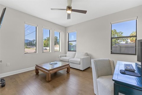 Casa en venta en Tampa, Florida, 4 dormitorios, 211.72 m2 № 1904049 - foto 20