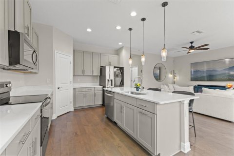 Casa en venta en Tampa, Florida, 4 dormitorios, 211.72 m2 № 1904049 - foto 13