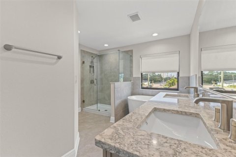 Casa en venta en Tampa, Florida, 4 dormitorios, 211.72 m2 № 1904049 - foto 23