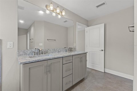 Casa en venta en Tampa, Florida, 4 dormitorios, 211.72 m2 № 1904049 - foto 27