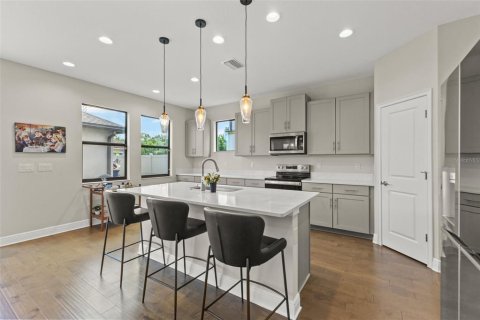 Casa en venta en Tampa, Florida, 4 dormitorios, 211.72 m2 № 1904049 - foto 8