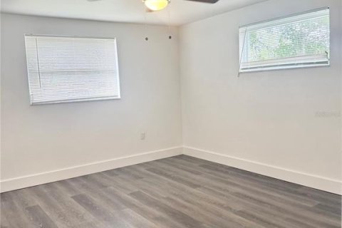 Casa en alquiler en New Port Richey, Florida, 4 dormitorios, 200.95 m2 № 1915817 - foto 14