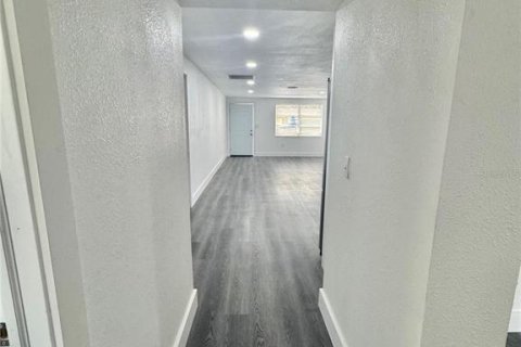 Casa en alquiler en New Port Richey, Florida, 4 dormitorios, 200.95 m2 № 1915817 - foto 8