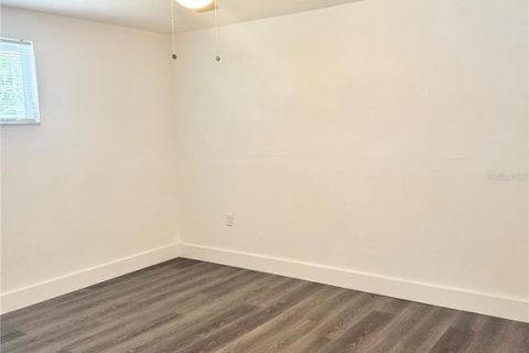 Casa en alquiler en New Port Richey, Florida, 4 dormitorios, 200.95 m2 № 1915817 - foto 13