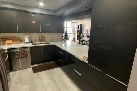 Купить кондоминиум в Халландейл-Бич, Флорида 2 спальни, 99.87м2, № 1958195 - фото 11