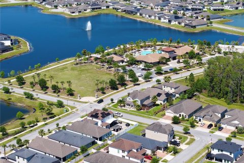 Casa en venta en Kissimmee, Florida, 4 dormitorios, 261.15 m2 № 2101892 - foto 5