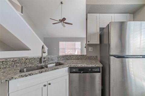 Townhouse in Tampa, Florida 3 bedrooms, 146.6 sq.m. № 1344544 - photo 4