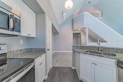 Townhouse in Tampa, Florida 3 bedrooms, 146.6 sq.m. № 1344544 - photo 5