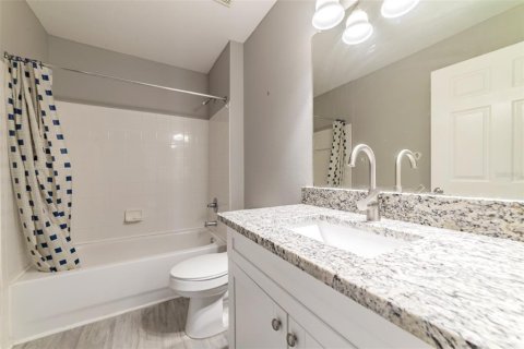 Townhouse in Tampa, Florida 3 bedrooms, 146.6 sq.m. № 1344544 - photo 17