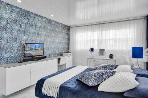 Condo in Hallandale Beach, Florida, 1 bedroom  № 1698994 - photo 16