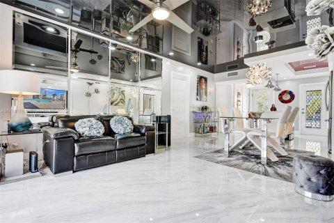 Condo in Hallandale Beach, Florida, 1 bedroom  № 1698994 - photo 29