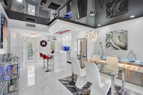 Condo in Hallandale Beach, Florida, 1 bedroom  № 1698994 - photo 26