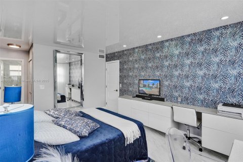 Condo in Hallandale Beach, Florida, 1 bedroom  № 1698994 - photo 5