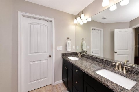Touwnhouse à vendre à Bradenton, Floride: 3 chambres, 154.31 m2 № 2280638 - photo 25