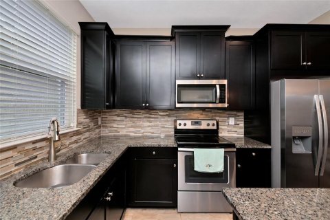 Touwnhouse à vendre à Bradenton, Floride: 3 chambres, 154.31 m2 № 2280638 - photo 15