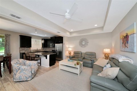 Touwnhouse à vendre à Bradenton, Floride: 3 chambres, 154.31 m2 № 2280638 - photo 5