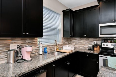Touwnhouse à vendre à Bradenton, Floride: 3 chambres, 154.31 m2 № 2280638 - photo 13