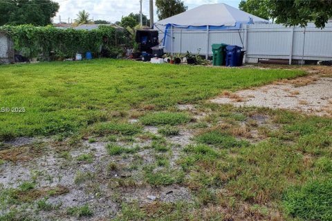 House in Miami, Florida 2 bedrooms, 137.96 sq.m. № 1888125 - photo 5