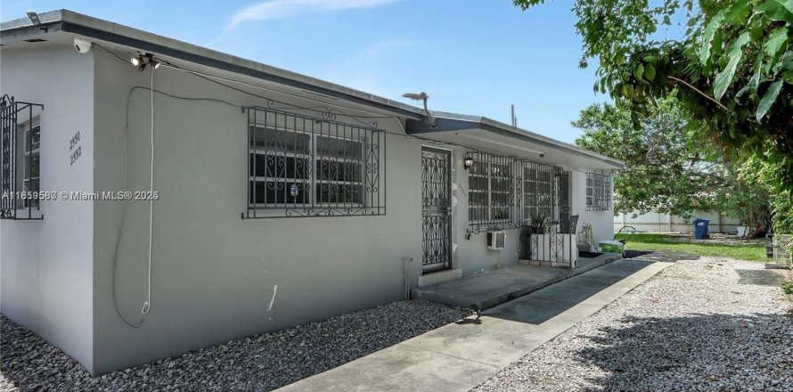 Villa ou maison à Miami, Floride 2 chambres, 137.96 m2 № 1888125