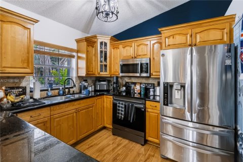 Villa ou maison à vendre à Sunrise, Floride: 2 chambres, 110.09 m2 № 2421466 - photo 3