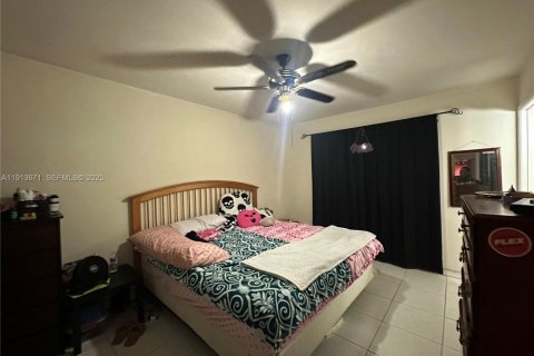 Casa en venta en Port St. Lucie, Florida, 3 dormitorios, 109.25 m2 № 1969018 - foto 12