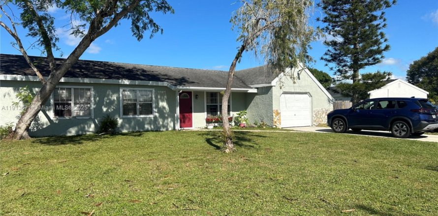 Villa ou maison à Port St. Lucie, Floride 3 chambres, 109.25 m2 № 1969018