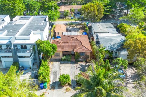 Casa en venta en Miami, Florida, 3 dormitorios, 113.71 m2 № 1984409 - foto 1