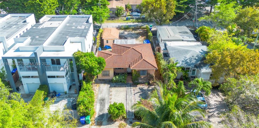 Casa en Miami, Florida 3 dormitorios, 113.71 m2 № 1984409