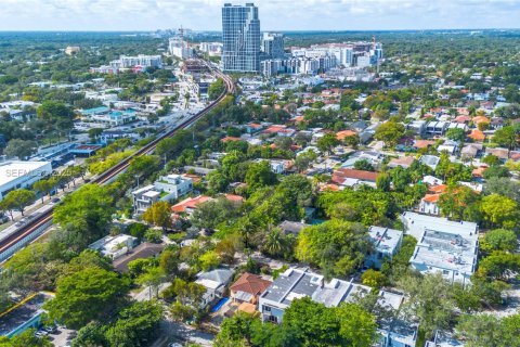 Casa en venta en Miami, Florida, 3 dormitorios, 113.71 m2 № 1984409 - foto 13