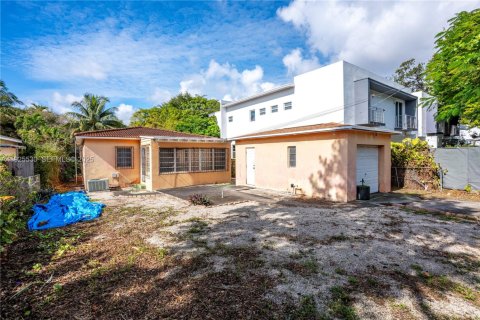 Casa en venta en Miami, Florida, 3 dormitorios, 113.71 m2 № 1984409 - foto 9
