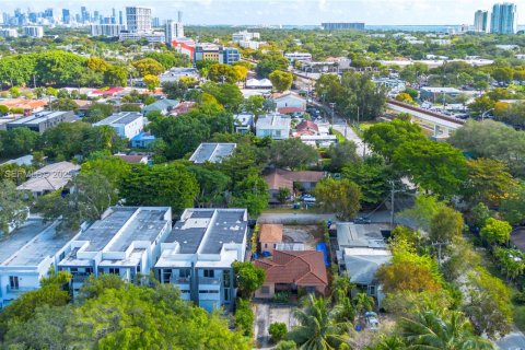 Casa en venta en Miami, Florida, 3 dormitorios, 113.71 m2 № 1984409 - foto 11