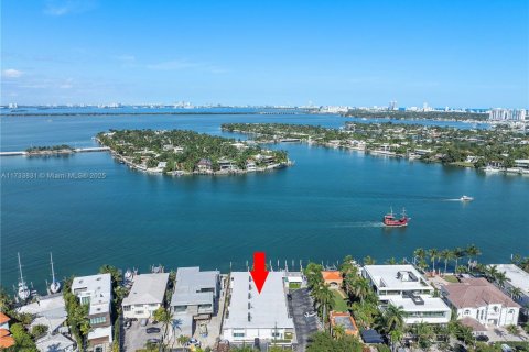 Condominio en venta en Miami Beach, Florida, 1 dormitorio, 57.6 m2 № 1979680 - foto 13