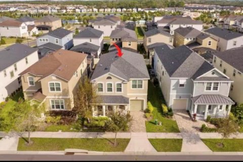 Casa en venta en Kissimmee, Florida, 5 dormitorios, 298.49 m2 № 1766001 - foto 2