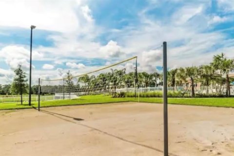 Casa en venta en Kissimmee, Florida, 5 dormitorios, 298.49 m2 № 1766001 - foto 25