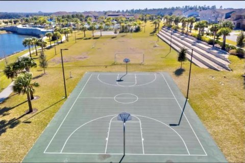 Casa en venta en Kissimmee, Florida, 5 dormitorios, 298.49 m2 № 1766001 - foto 24