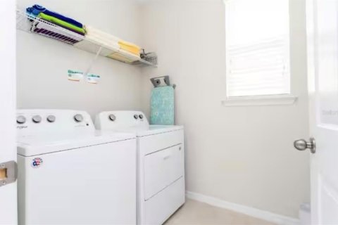 Casa en venta en Kissimmee, Florida, 5 dormitorios, 298.49 m2 № 1766001 - foto 14