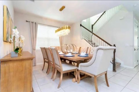 Casa en venta en Kissimmee, Florida, 5 dormitorios, 298.49 m2 № 1766001 - foto 4
