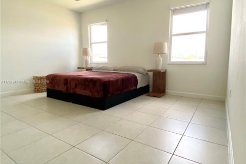Casa en venta en Homestead, Florida, 4 dormitorios, 224.08 m2 № 1727398 - foto 20