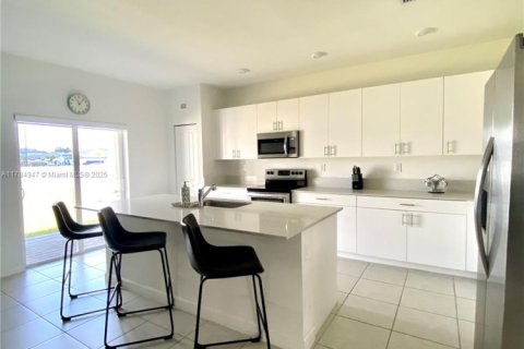 Casa en venta en Homestead, Florida, 4 dormitorios, 224.08 m2 № 1727398 - foto 9