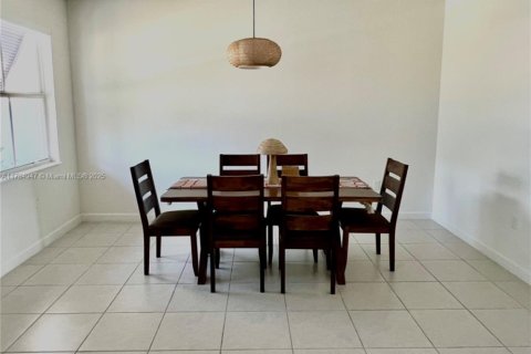 Casa en venta en Homestead, Florida, 4 dormitorios, 224.08 m2 № 1727398 - foto 6