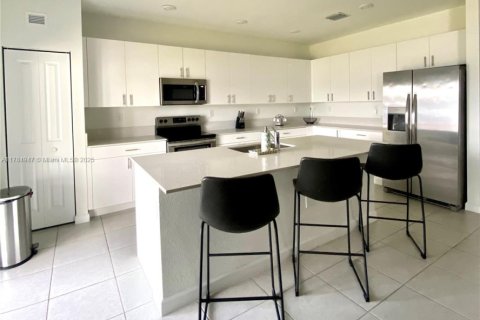 Casa en venta en Homestead, Florida, 4 dormitorios, 224.08 m2 № 1727398 - foto 10