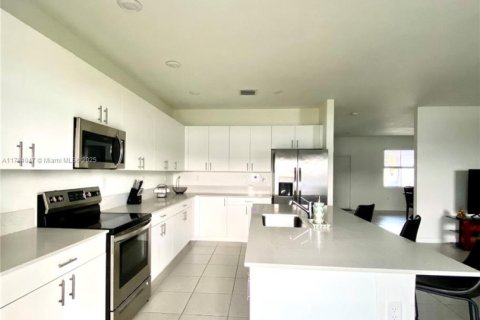 Casa en venta en Homestead, Florida, 4 dormitorios, 224.08 m2 № 1727398 - foto 11